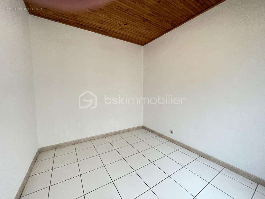 RARE – Maison de village de 128m² avec local commercial à 50 m du port - photo 18