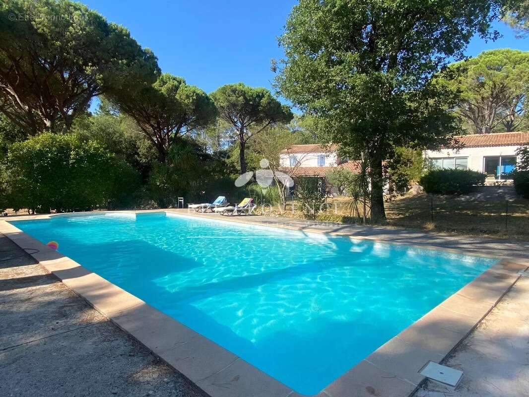 Maison à BESSE-SUR-ISSOLE