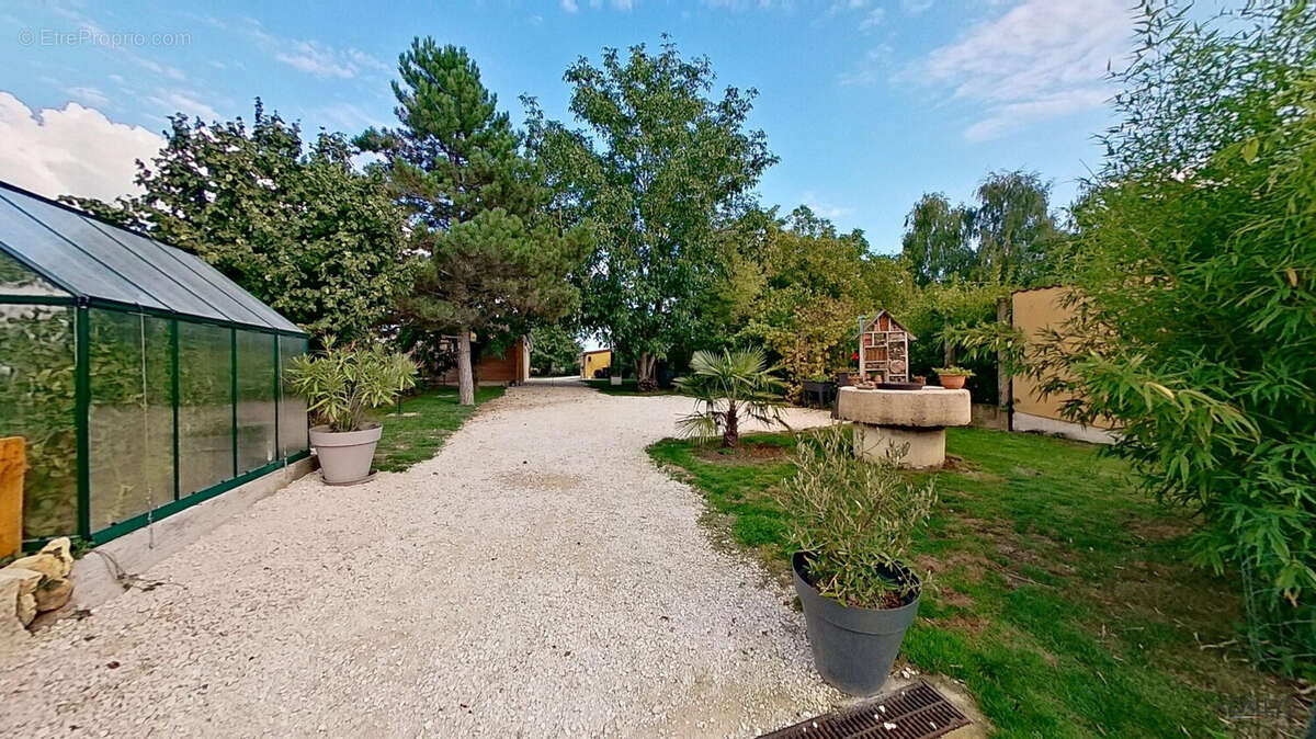 Maison à SORCY-SAINT-MARTIN