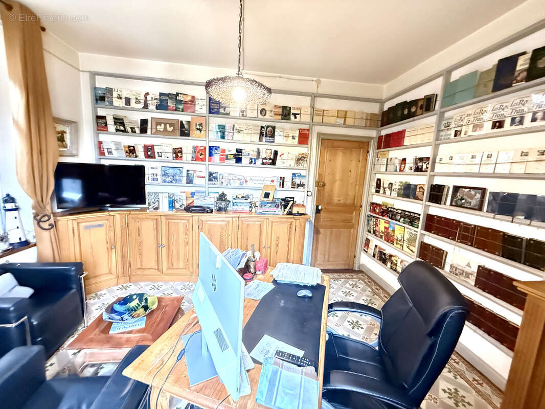 Maison à VILLENEUVE-LES-CORBIERES