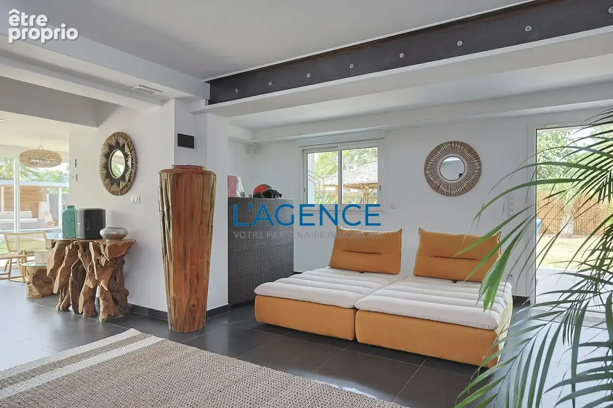 La Crau au Goys Fourniers, belle propriété de 204 m2 sur 1803 m2 de terrain avec piscine. - photo 16