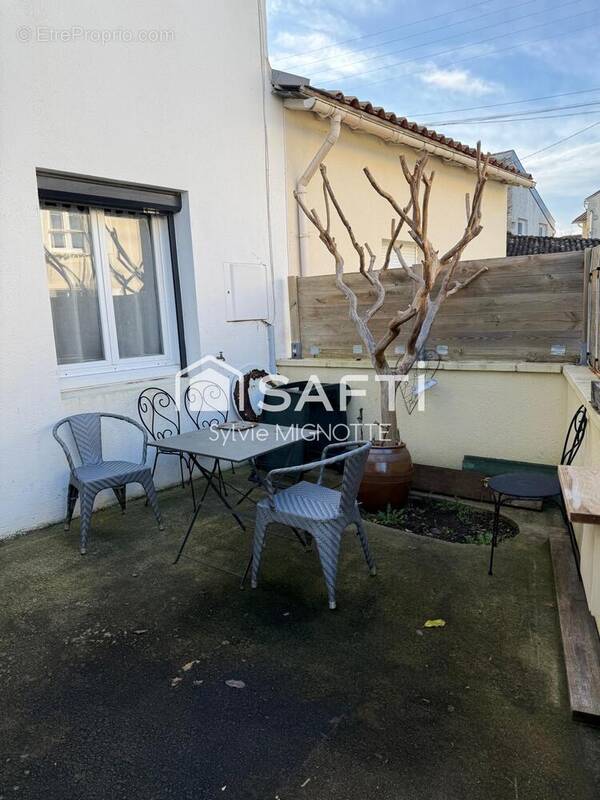 Photo 1 - Maison à SURGERES