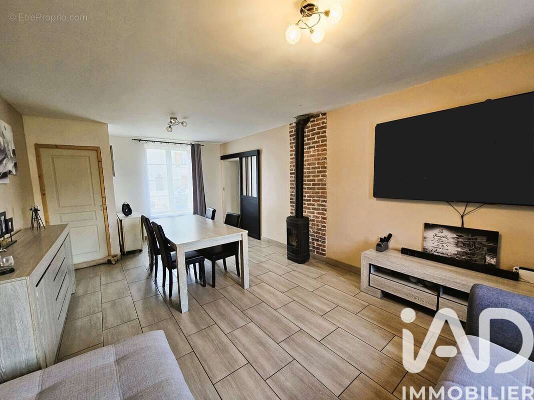 Maison 130 m² à Montreuil-Aux-Lions  - photo 2