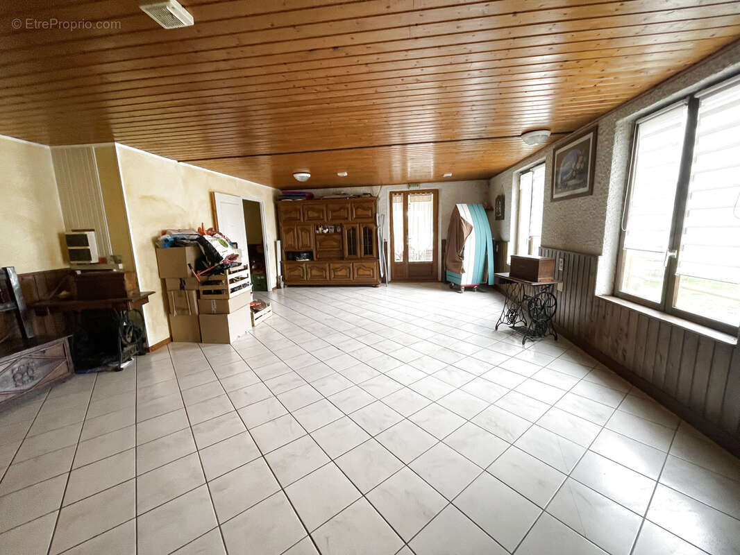 Maison à CHAMPAGNEY