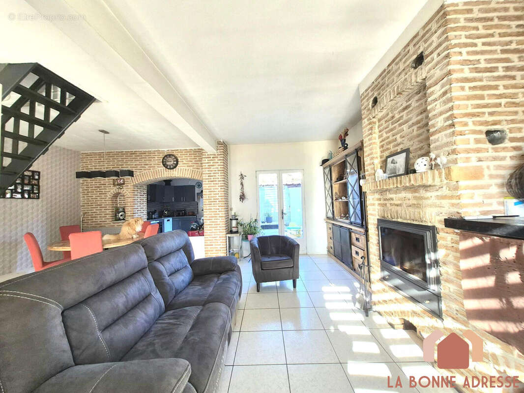 salon coin canapé - Maison à WATTRELOS