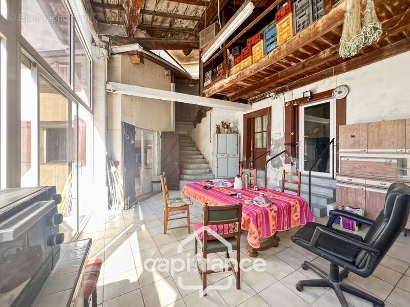 Maison à SAINT-JEAN-DE-MUZOLS