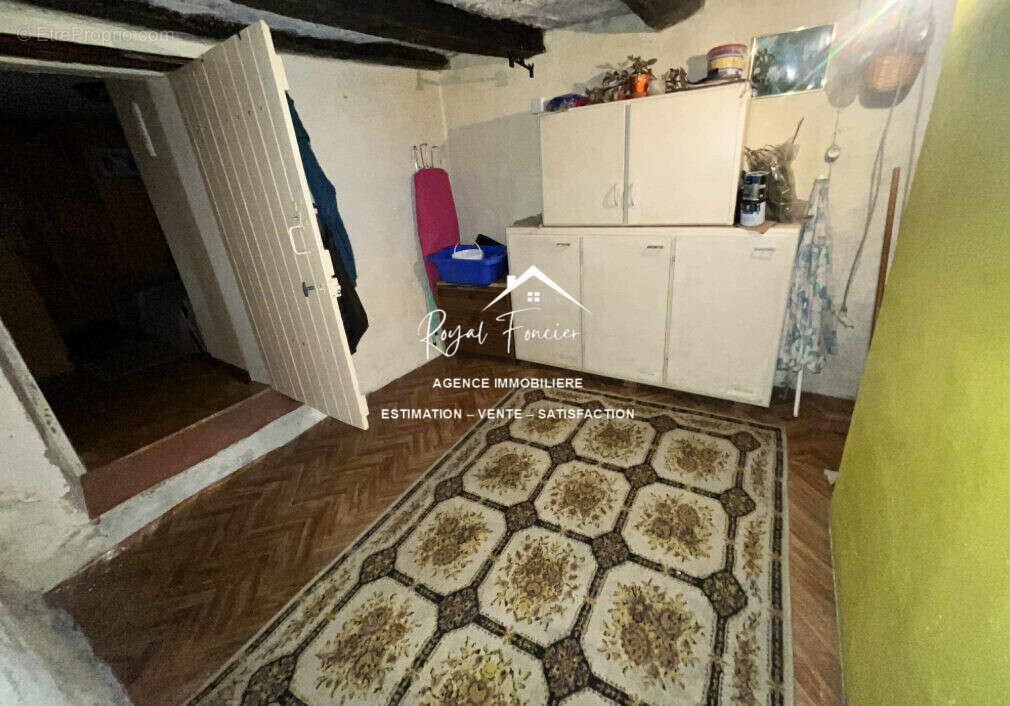 Cellier - Maison à LESIGNY