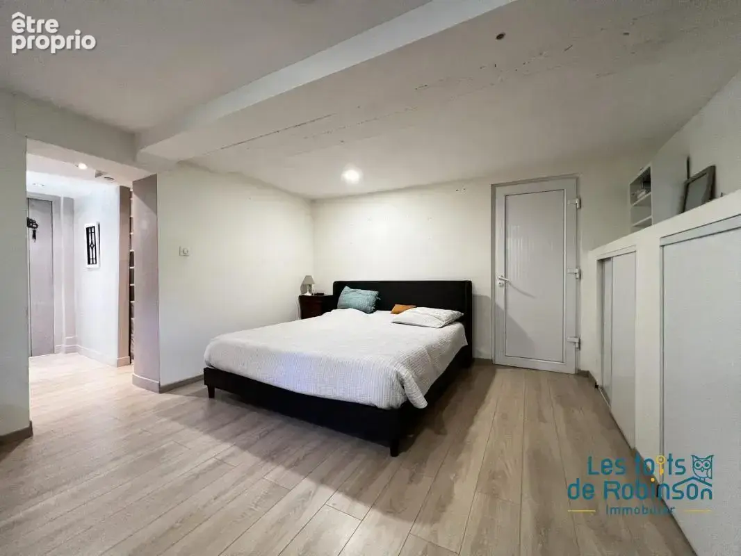 Maison en plein centre ville avec 4 chambres, bureau et jardin - photo 18