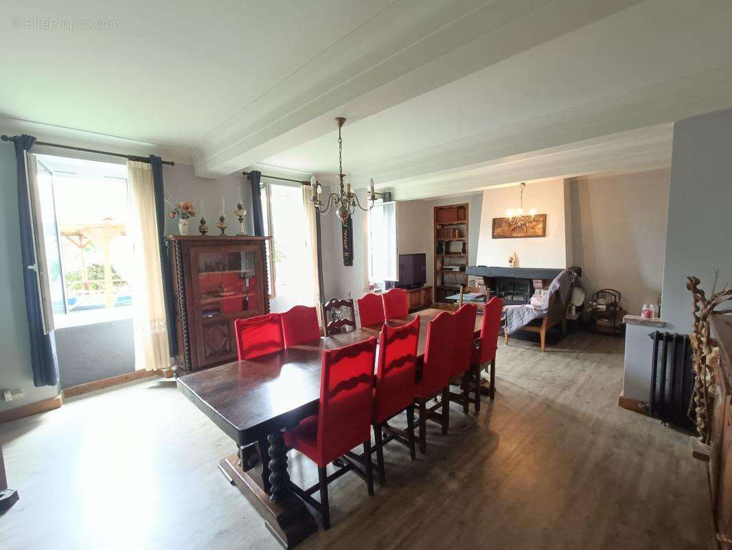 Maison à VIC-EN-BIGORRE