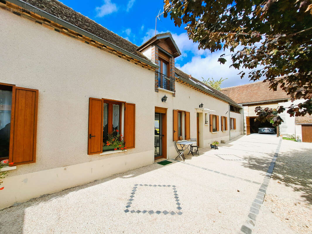 Maison à PONT-SUR-YONNE