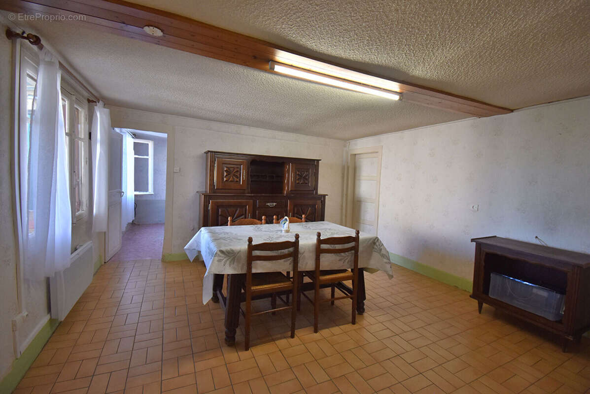 Maison à VAL-D'AUZON