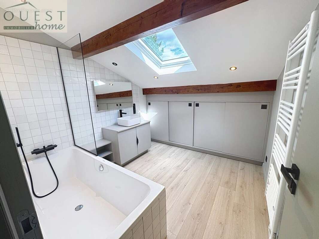 Maison à CHARBONNIERES-LES-BAINS