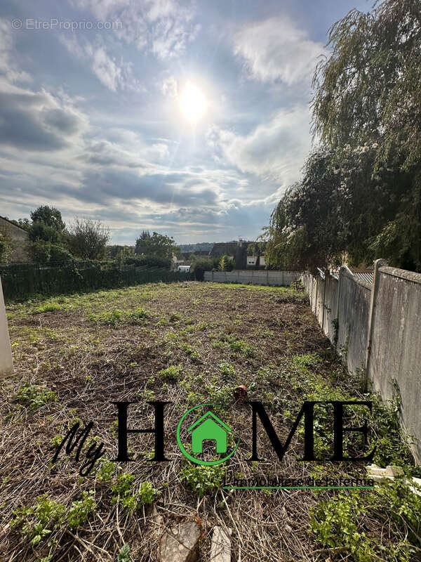Terrain à SAINTRY-SUR-SEINE