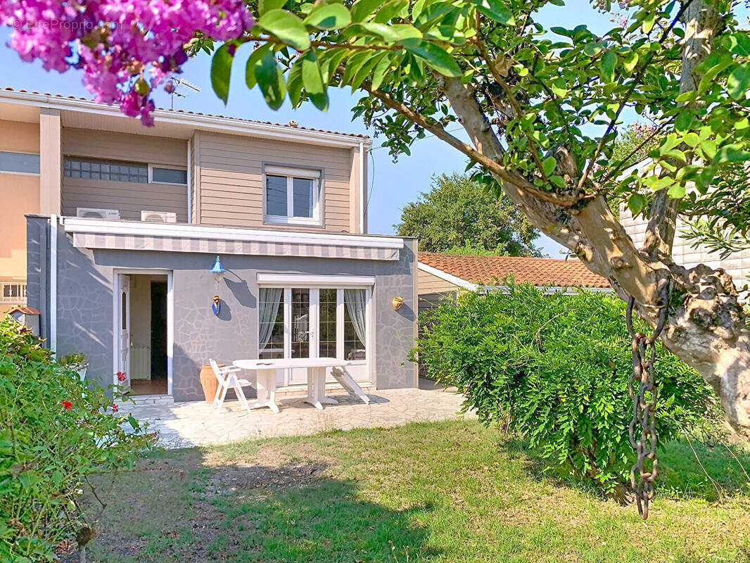 Maison à VILLENAVE-D&#039;ORNON