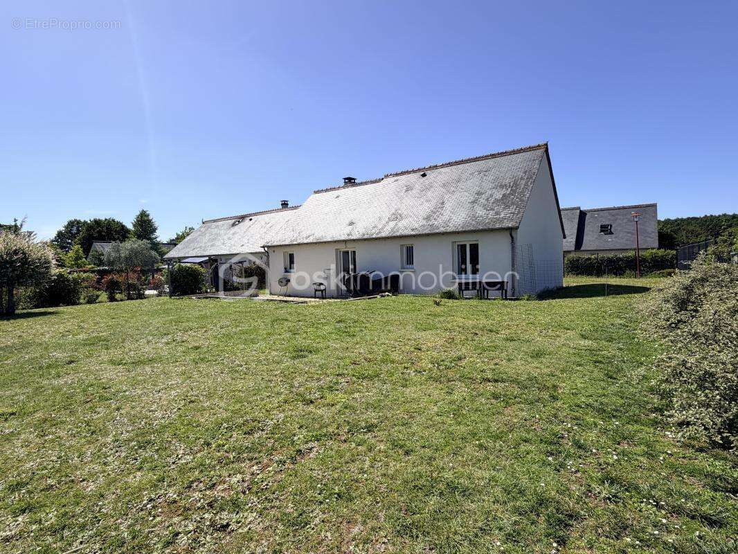 Maison à SOUVIGNE