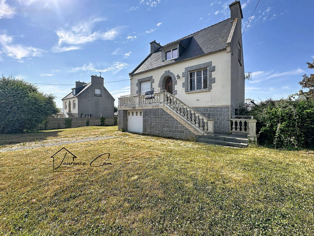 Maison à PLOUGUERNEAU