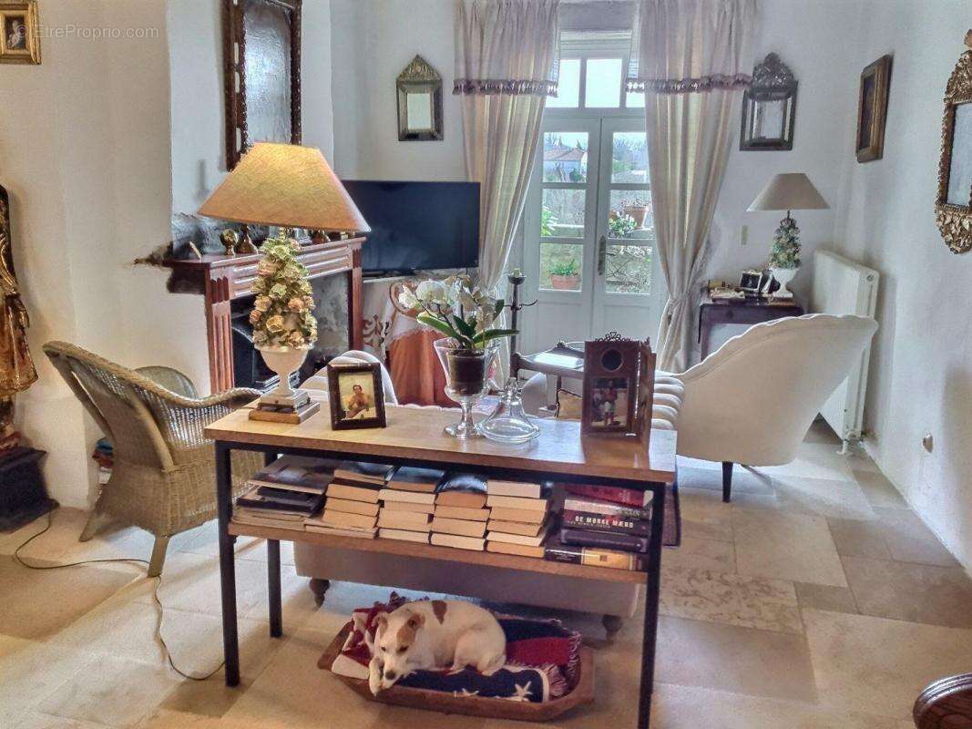 Maison à CASTELNAU-MONTRATIER