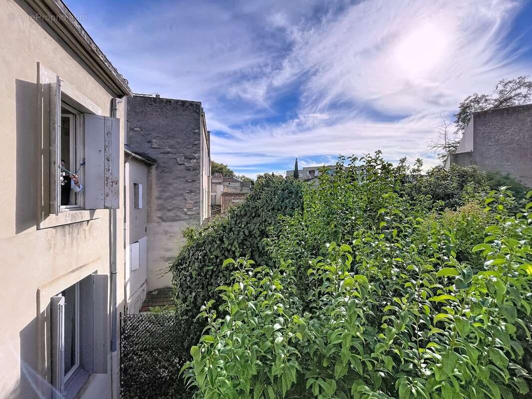 MONTPELLIER CENTRE, Appartement avec Charme de l'ancien, T3/4 en duplex dernier étage à rénover ! - photo 9