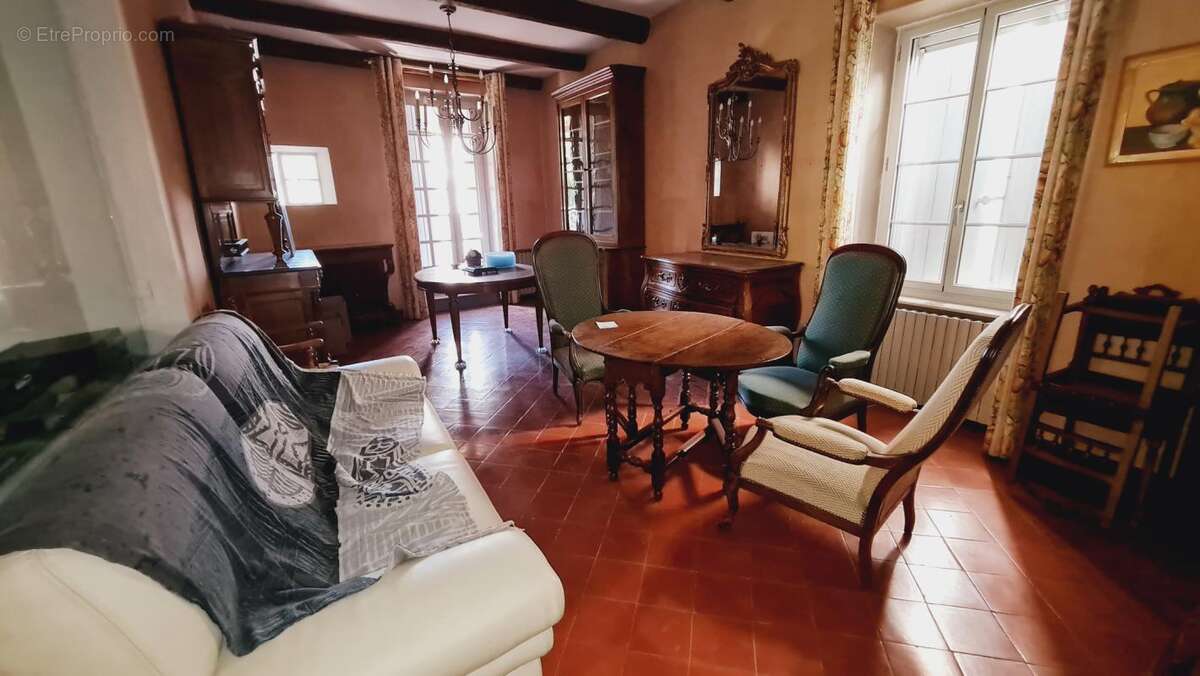 Maison à LEZAN