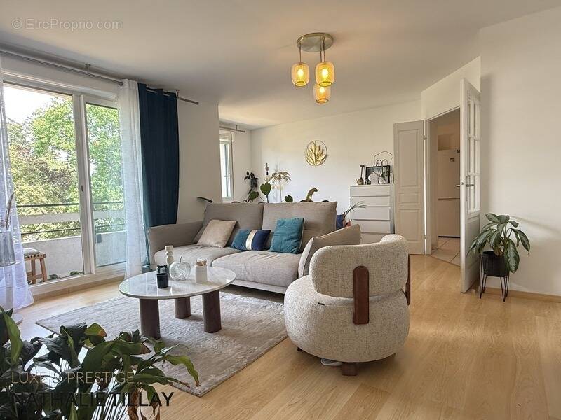Appartement à SAINT-JEAN-DE-BRAYE