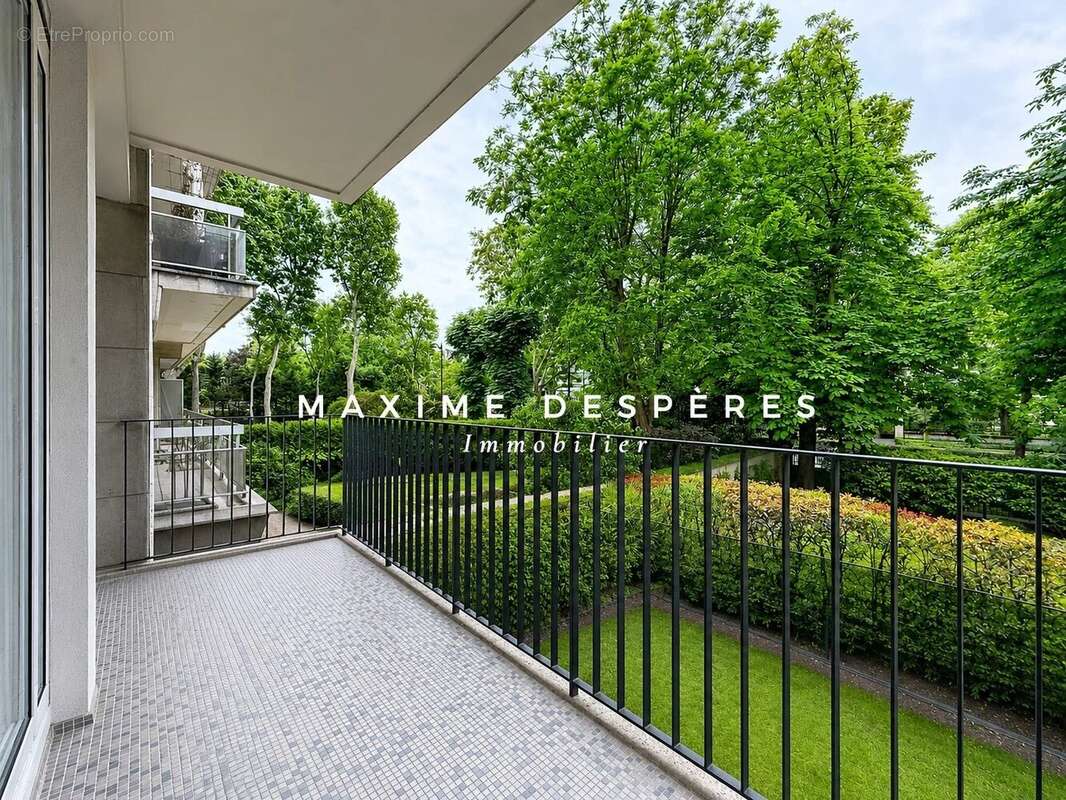 Appartement à NEUILLY-SUR-SEINE