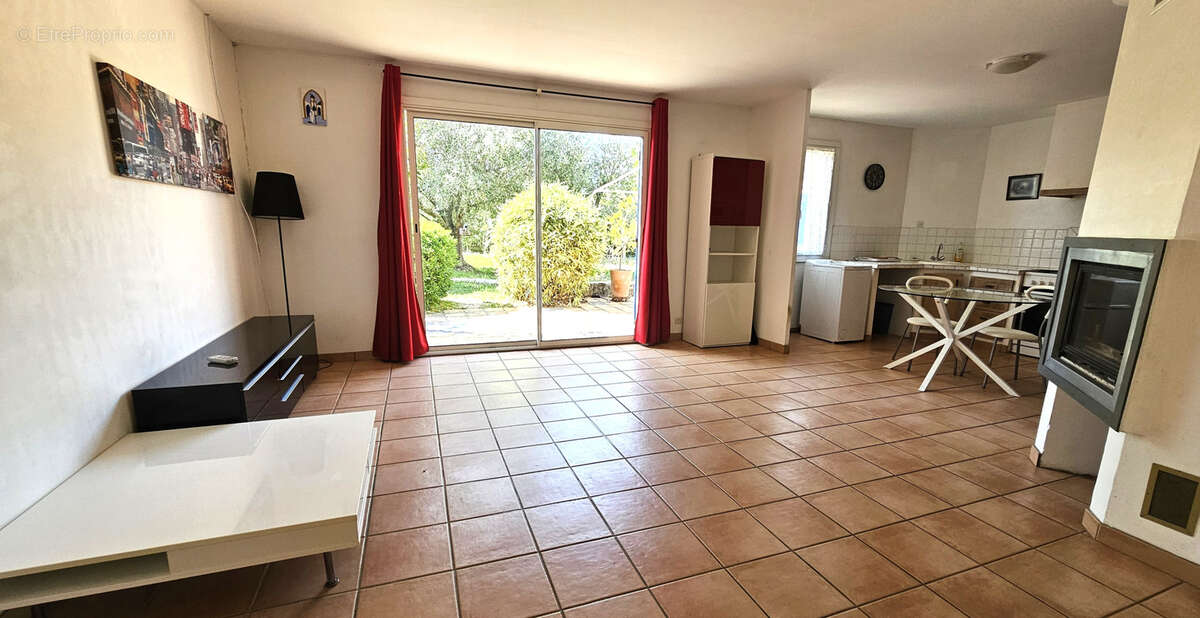Maison à BAGNOLS-EN-FORET