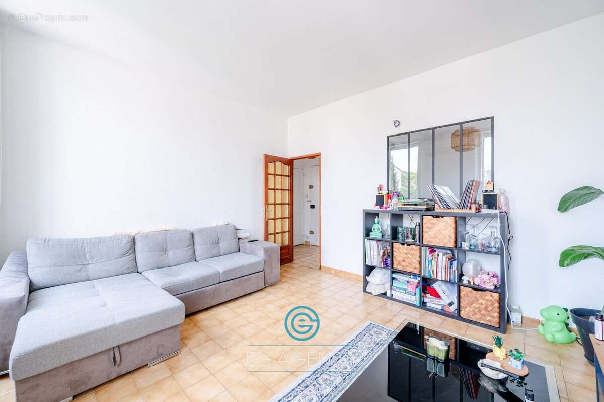 Appartement à MARSEILLE-4E