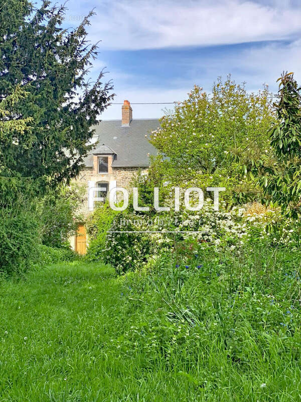 Maison à LES MOUTIERS-EN-CINGLAIS