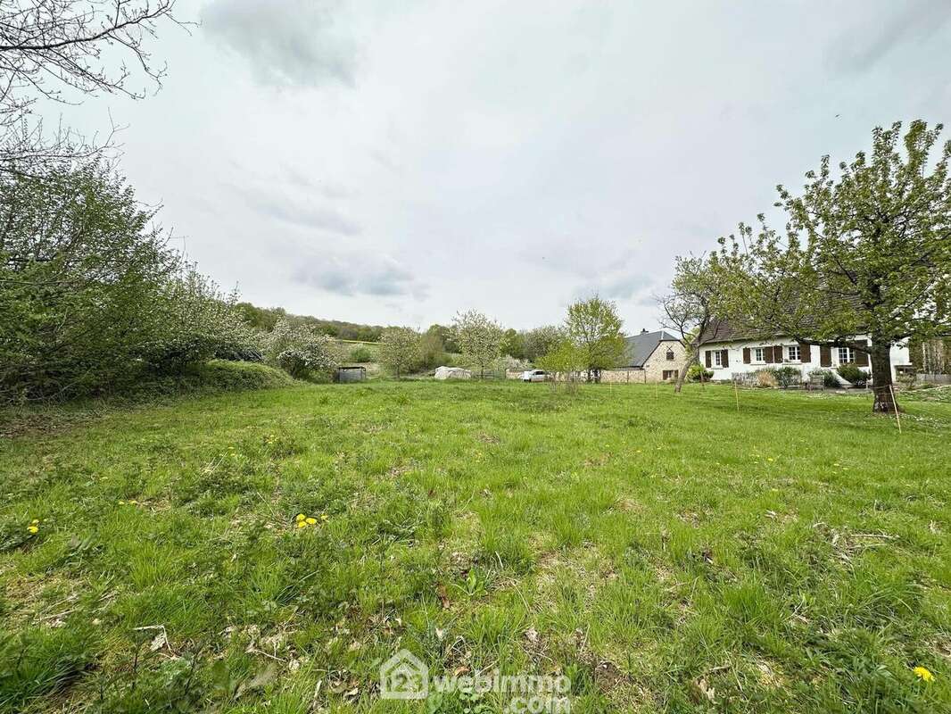 Tous les réseaux sont à proximité ! - Terrain à MAUREGNY-EN-HAYE