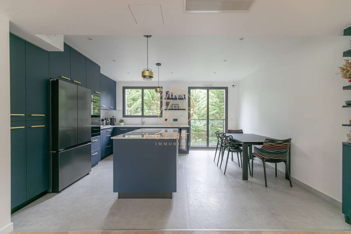 Appartement à SAINT-MAUR-DES-FOSSES
