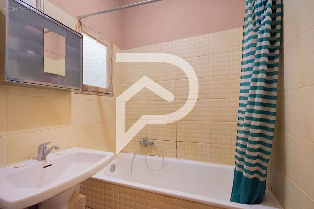 Appartement à MARSEILLE-2E