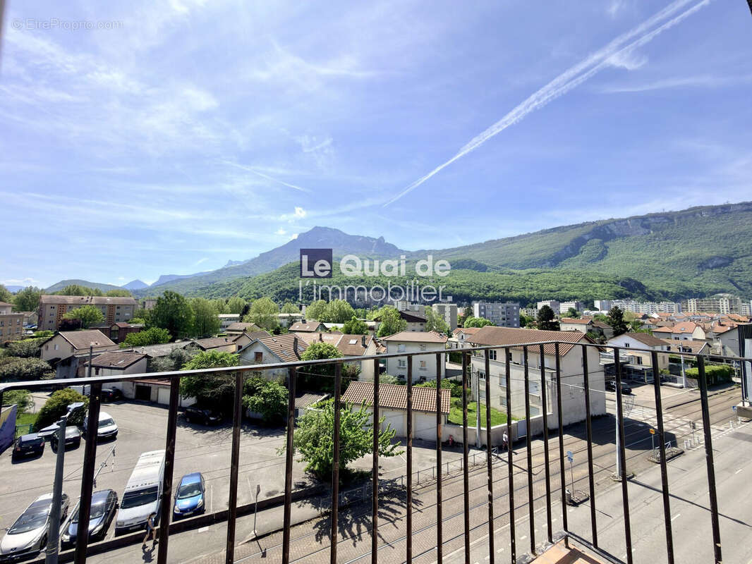 Appartement à FONTAINE