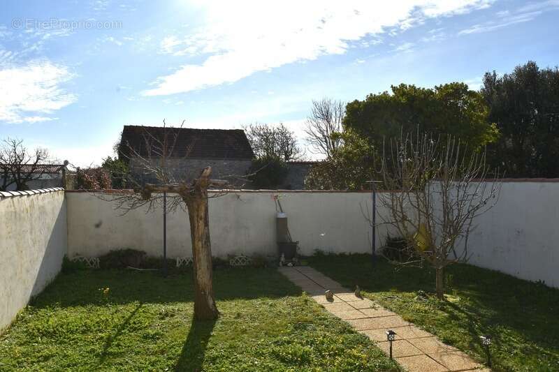 Maison à LA BREE-LES-BAINS