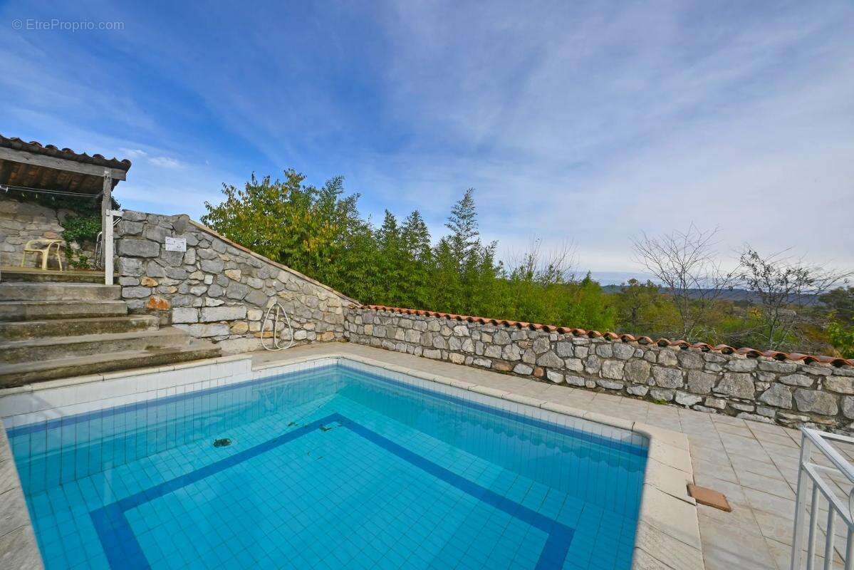 Maison à SAINT-ALBAN-AURIOLLES