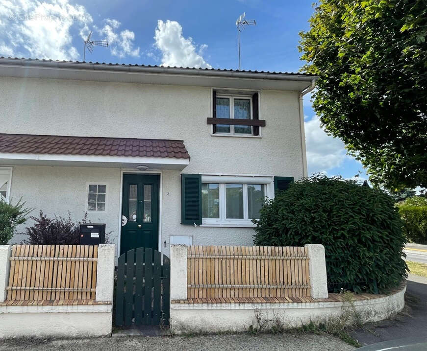 Maison à OZOIR-LA-FERRIERE