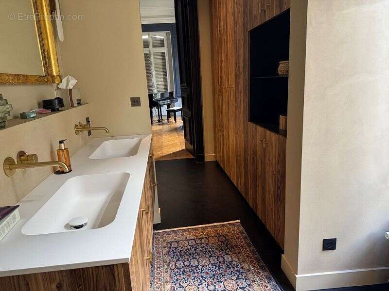 Maison 320 m² à Sens  - photo 8