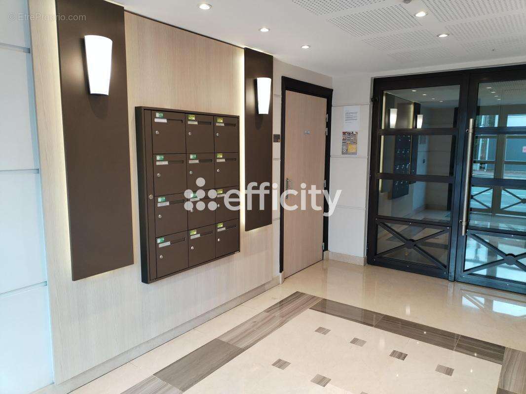 Appartement à SAINT-CYR-L'ECOLE