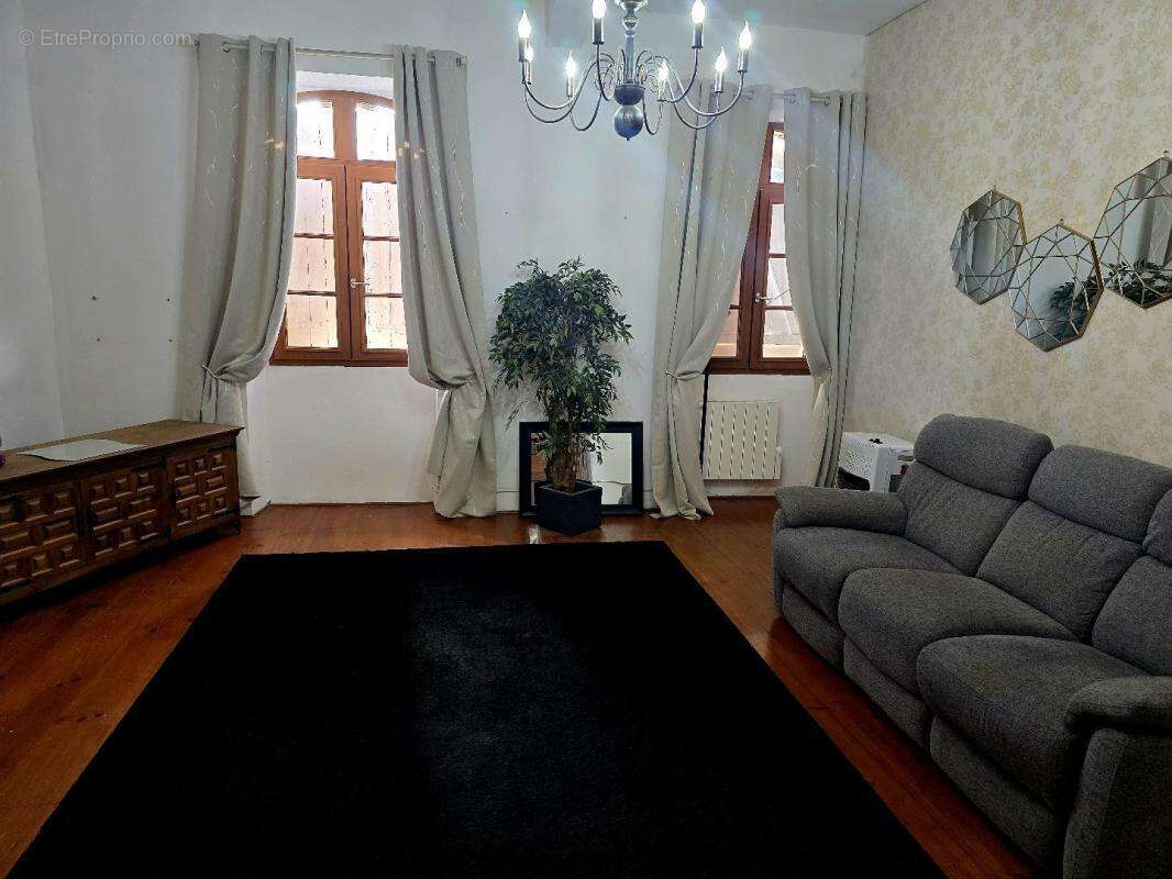 Maison à COUIZA