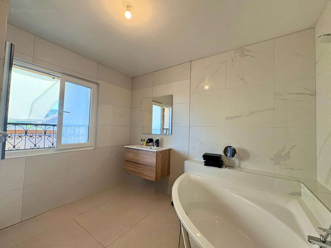 Appartement à NEUVES-MAISONS