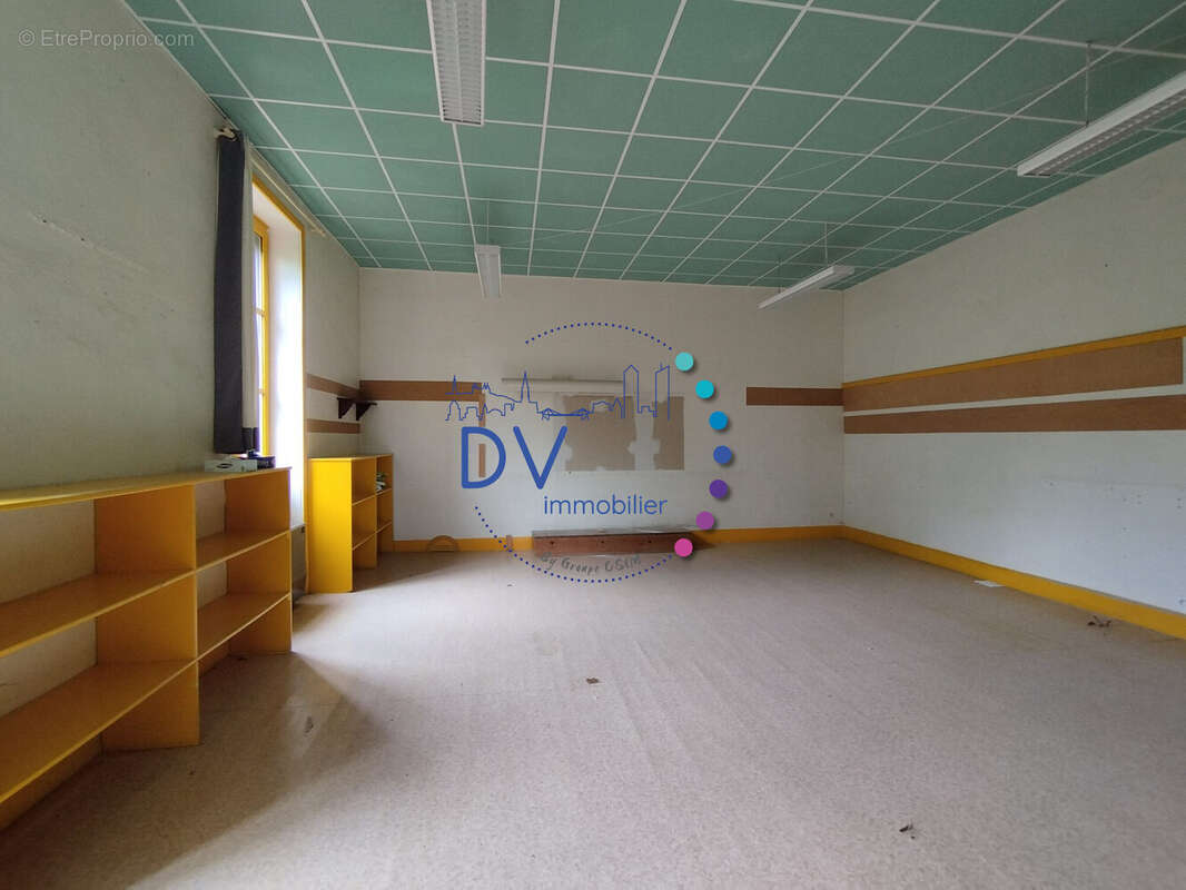 Maison 390 m² à Saint-Just-D'avray  - photo 5