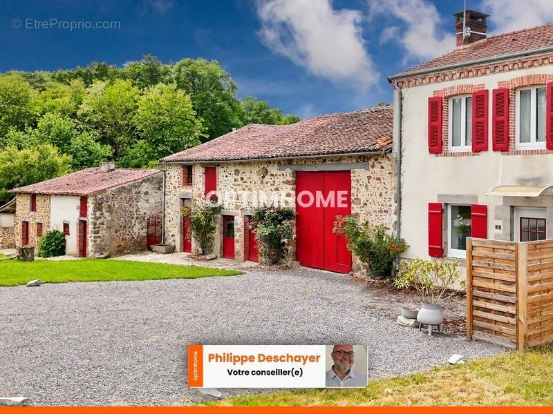 Maison à MAGNAC-LAVAL
