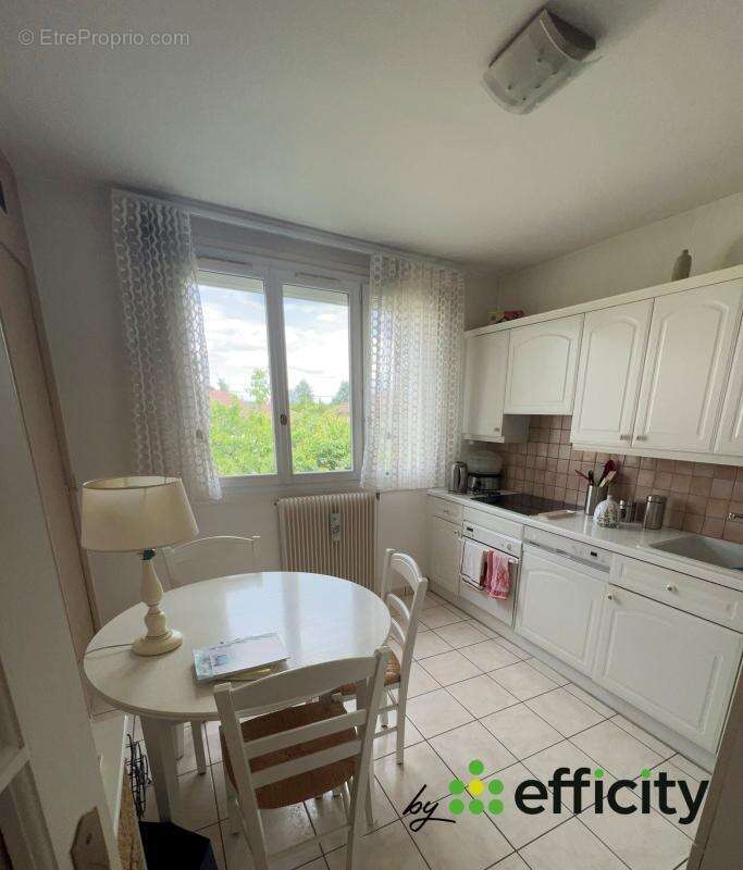 Appartement à MEYZIEU