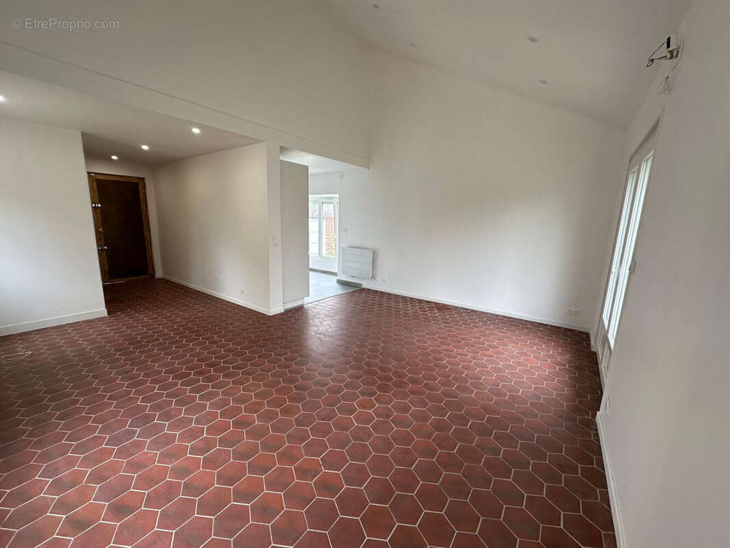 Maison à SAVIGNY-LE-TEMPLE