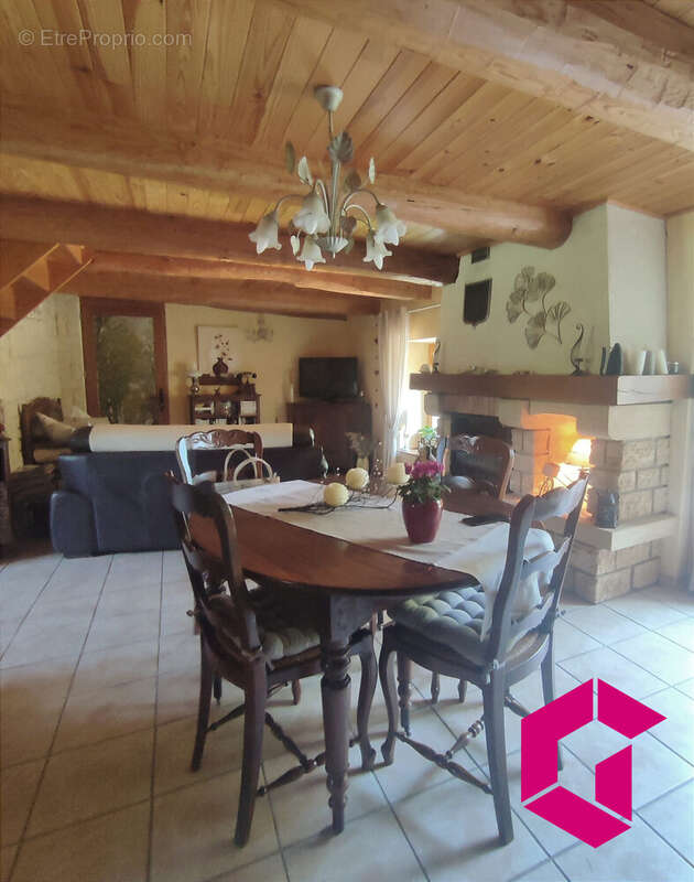 Maison à SAINT-SAUVEUR-LA-SAGNE