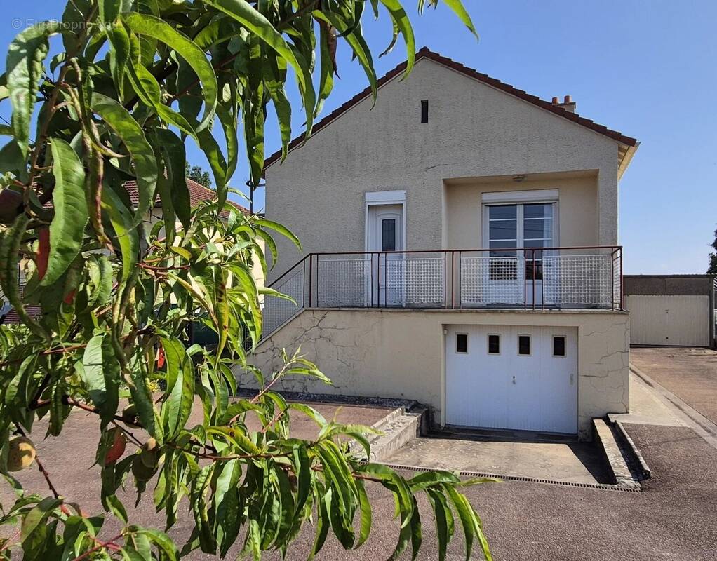 Maison à CORBEILLES