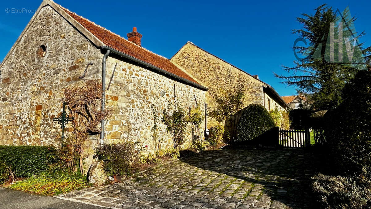 Maison à THOURY-FEROTTES