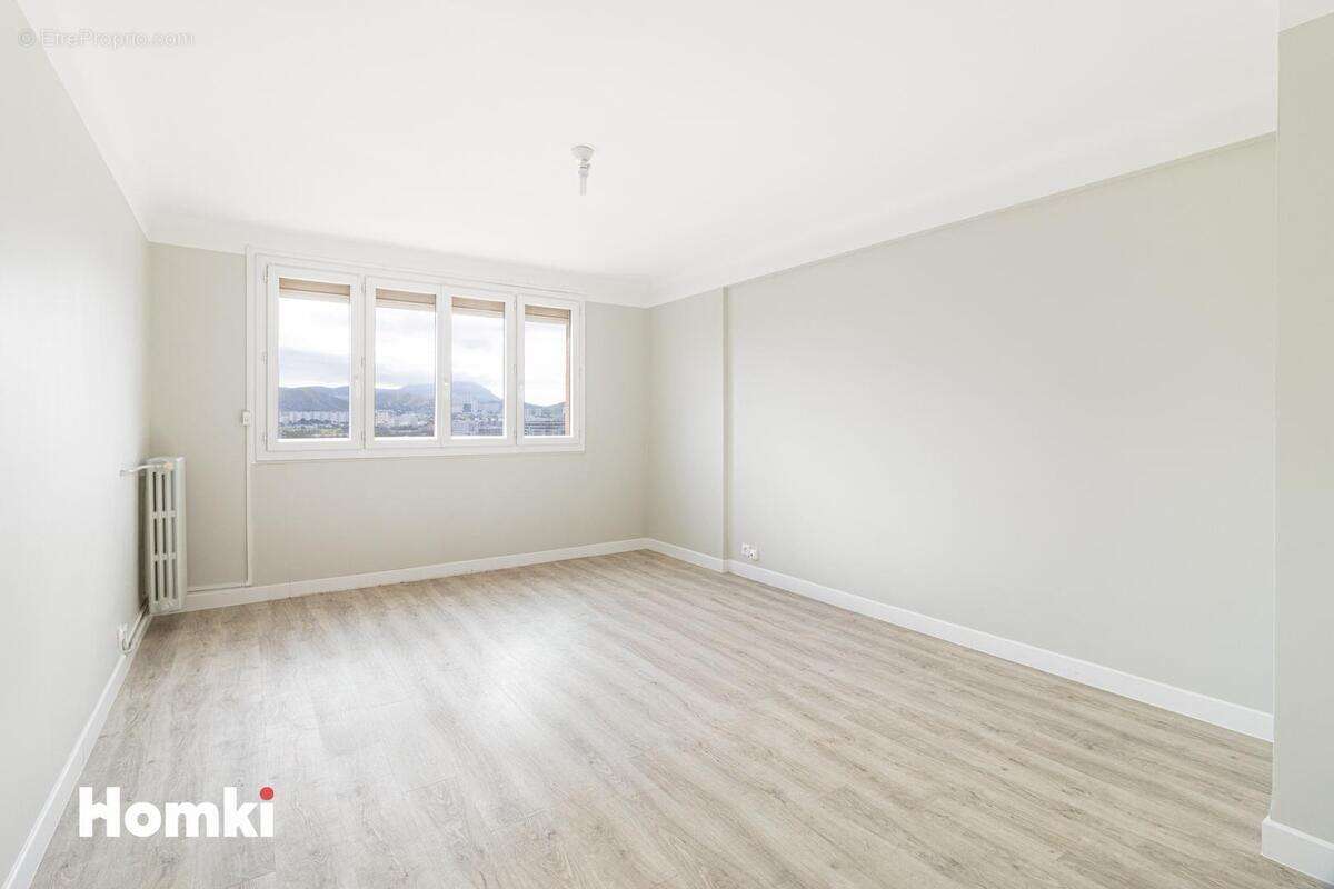 Appartement à MARSEILLE-6E