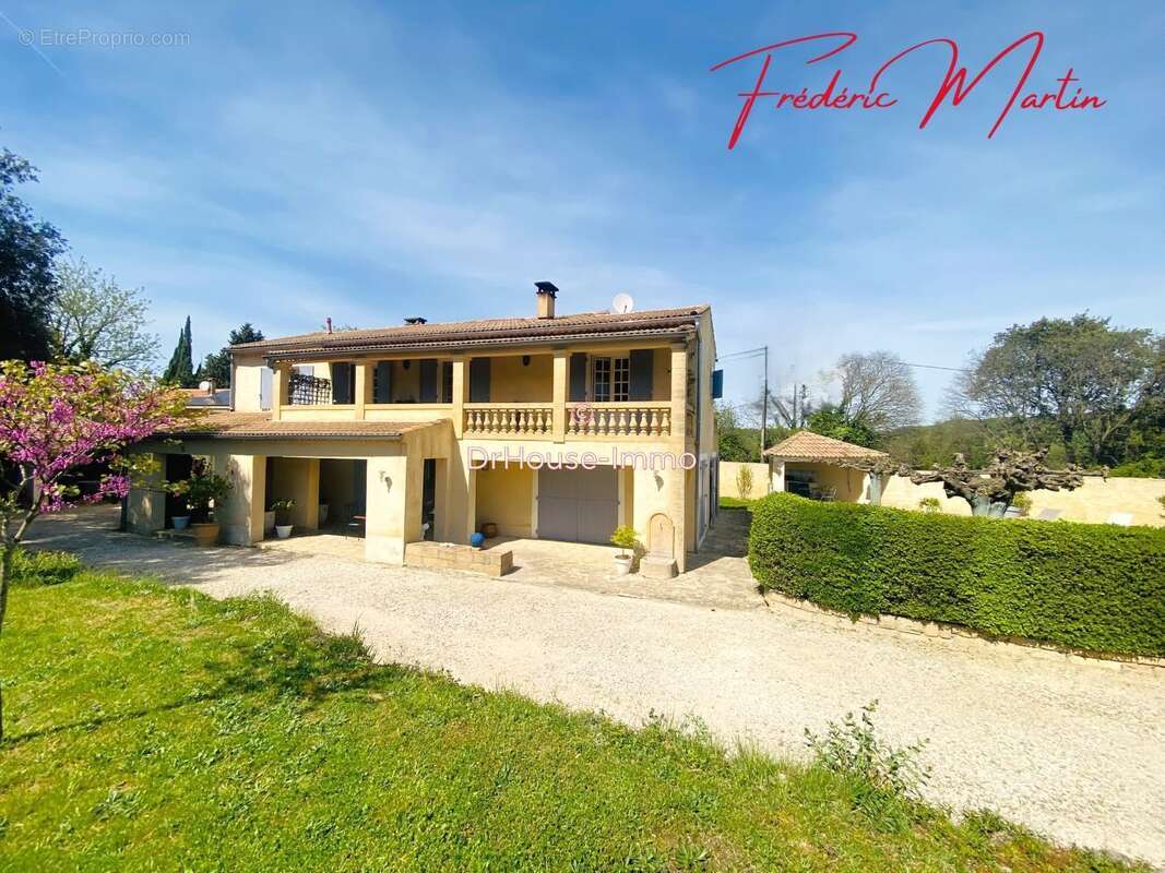 Maison 300 m² à Uzes  - photo 10