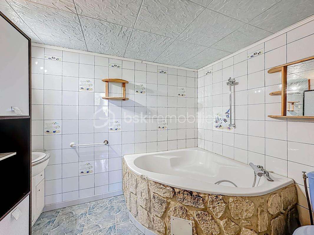 Maison à GALLARGUES-LE-MONTUEUX