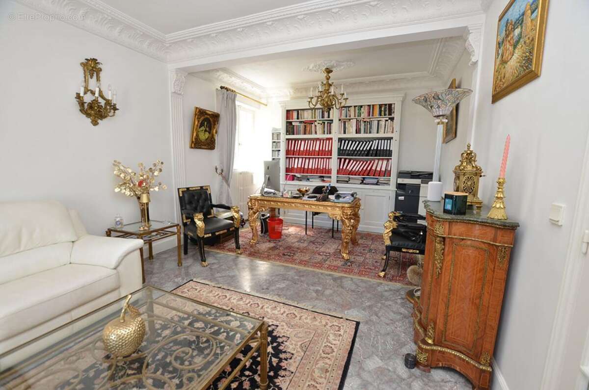 Maison à SAINTE-GENEVIEVE-DES-BOIS